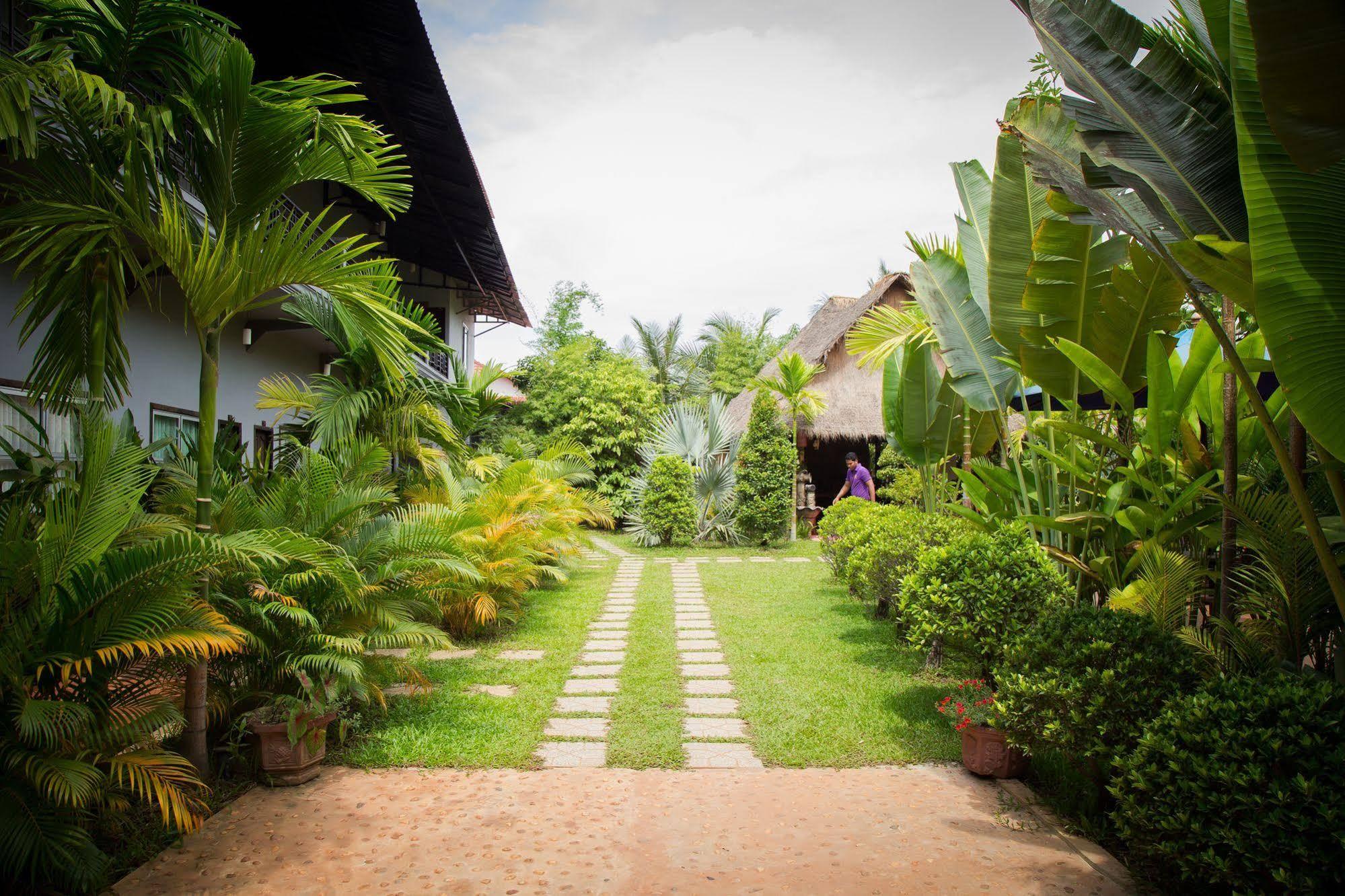 Reveal Angkor Hotel Siem Reap Bagian luar foto