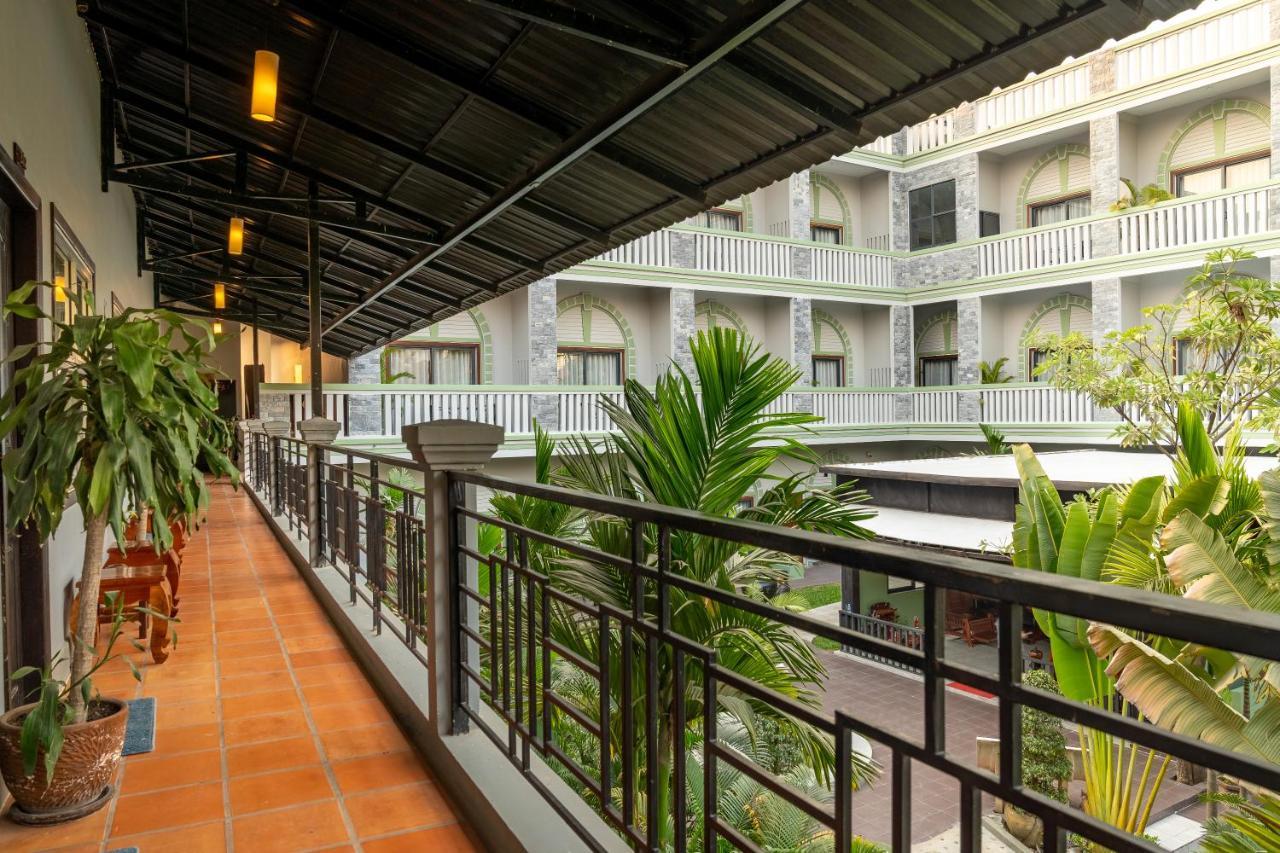 Reveal Angkor Hotel Siem Reap Bagian luar foto