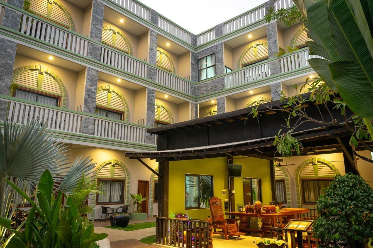 Reveal Angkor Hotel Siem Reap Bagian luar foto